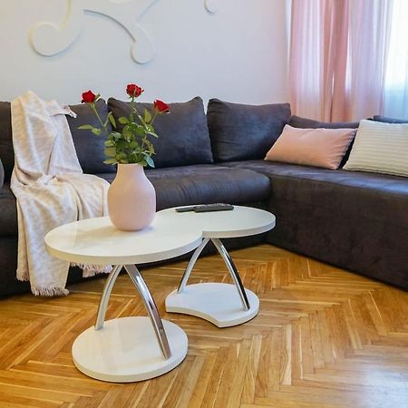 Apartment De Luna Belgrade Exterior photo