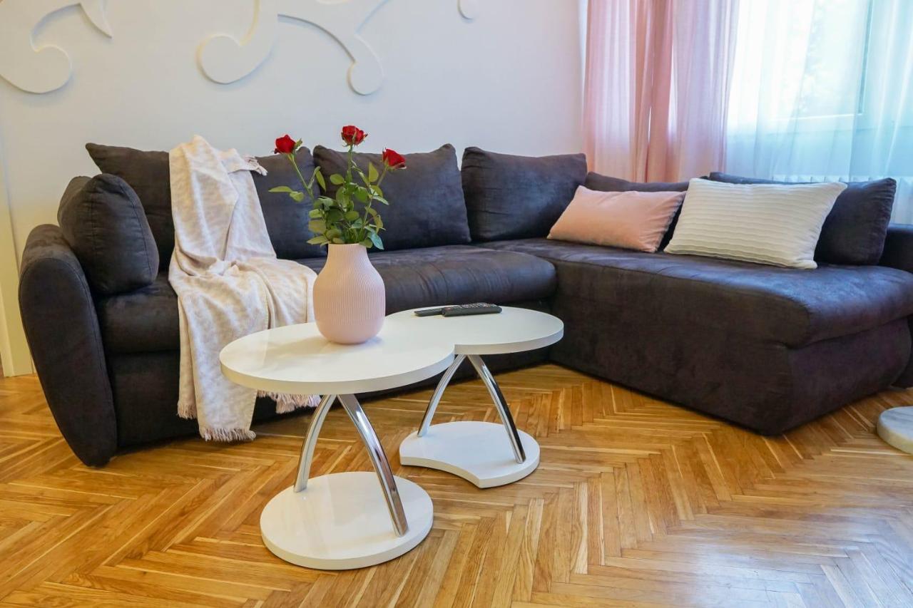 Apartment De Luna Belgrade Exterior photo